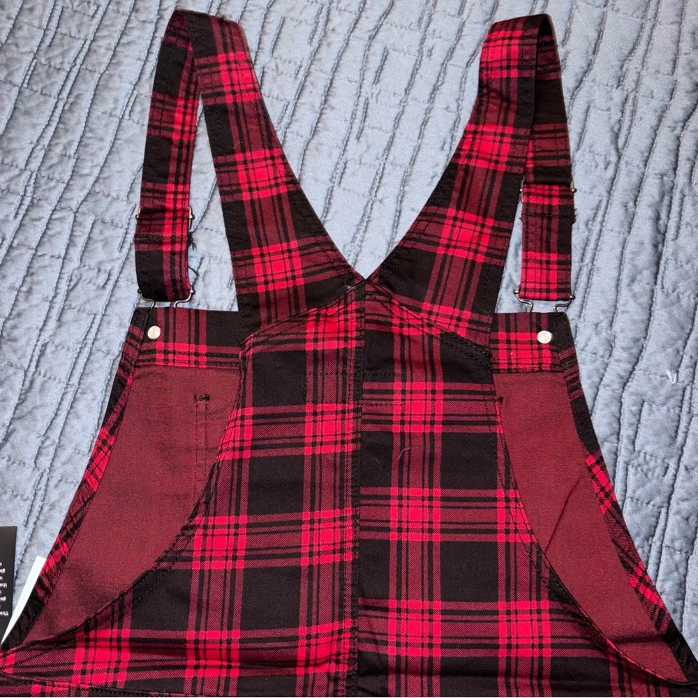 NWT Hot Topic Black and Red Plaid Shortalls - Size XL